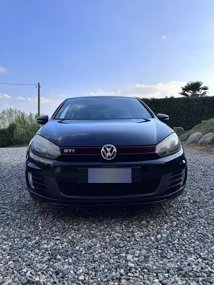 Usado VW Golf VI GTI 210 CV (154 kW) 2011 Negro Utilitario