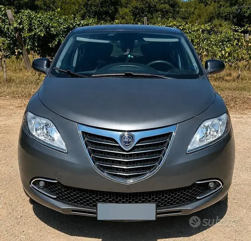 Usata Lancia Ypsilon Platinum 2011 Grigio Utilitaria