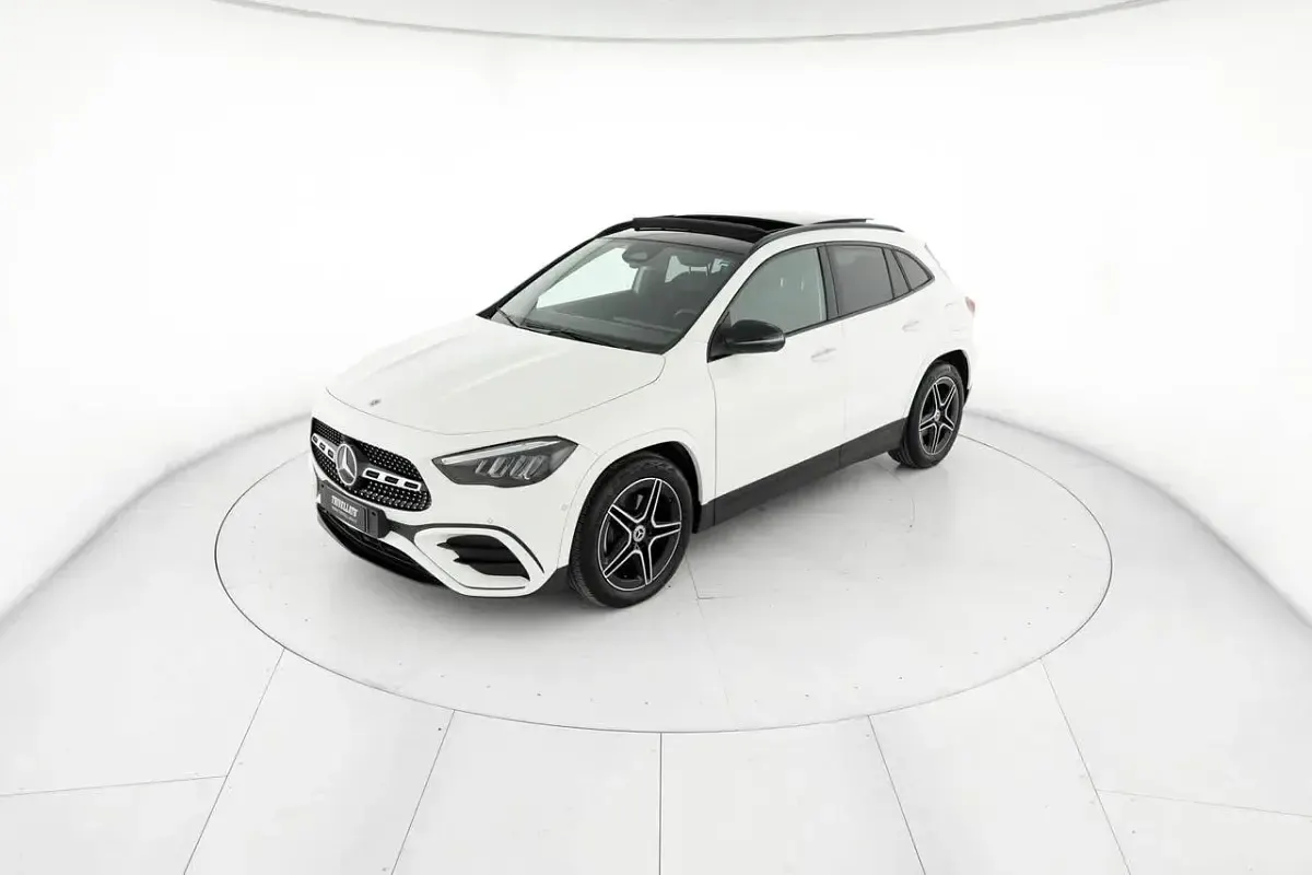 Usata Mercedes GLA180 Advanced Plus 116 CV (85 kW) 2024 Bianco SUV