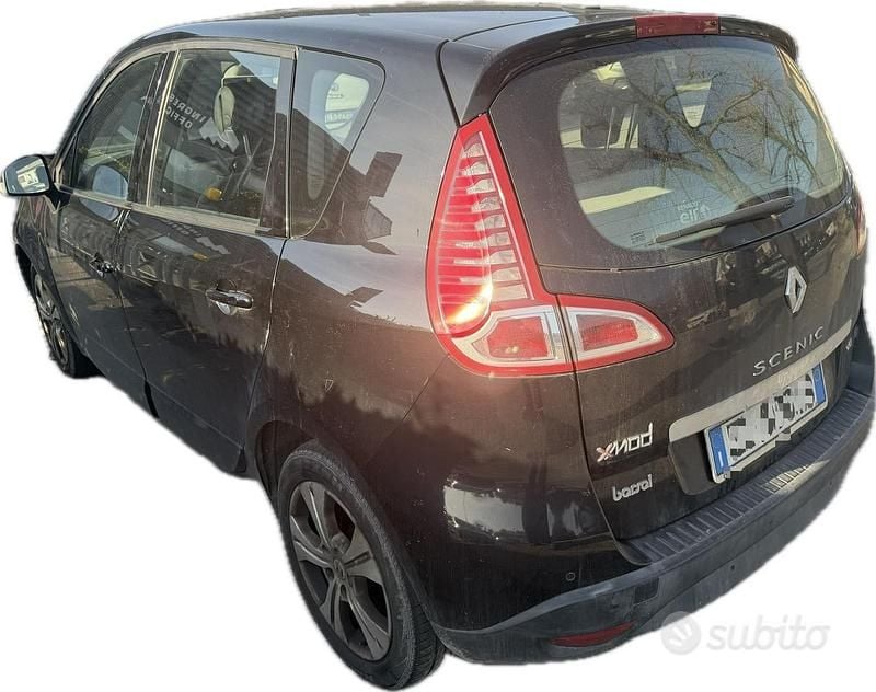 Usata Renault Scénic III 110 CV (80 kW) 2011 Nero Monovolume