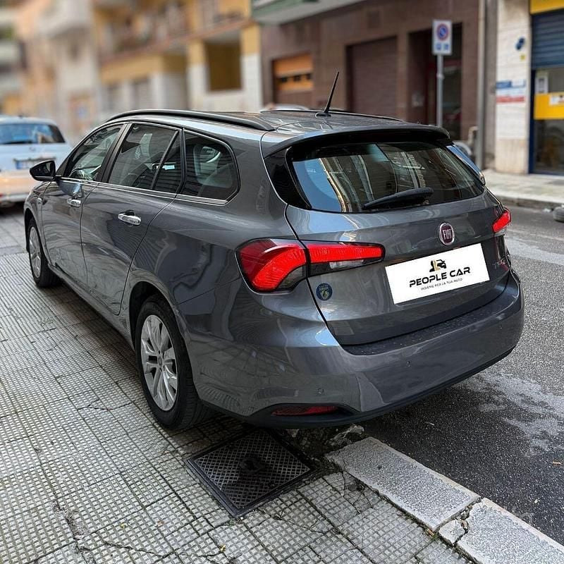 Usata Fiat Tipo 120 CV (88 kW) 2017 Grigio Station wagon