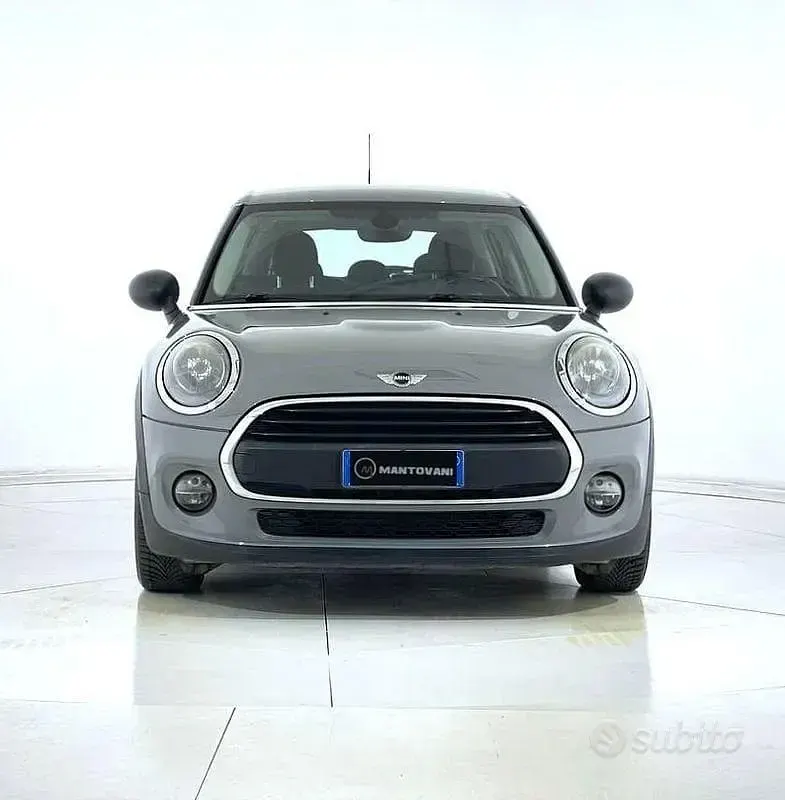 Usata Mini One D Business 95 CV (69 kW) 2017 Grigio scuro Utilitaria