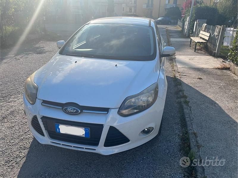 Usata Ford Focus Titanium S 150 CV (110 kW) 2011 Bianco Station wagon