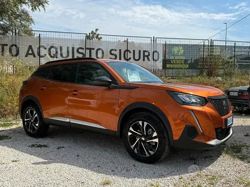 Brugt Peugeot 2008 Allure 130 HK (95 kW) 2023 Brun SUV