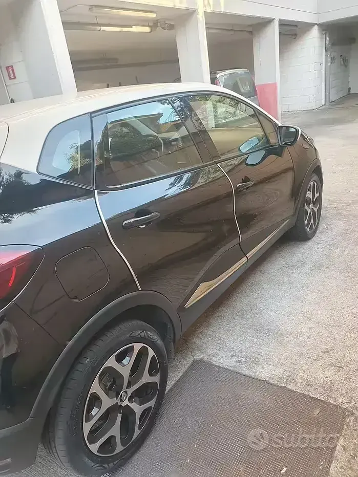 Usata Renault Captur 110 CV (80 kW) 2018 Nero SUV