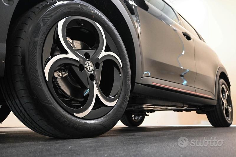 Nuova Alfa Romeo Junior 136 CV (100 kW) 2025 Nero SUV