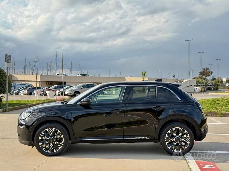 Usata Fiat 600 La Prima 110 CV (80 kW) 2025 Nero SUV