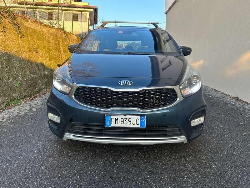 Grigio Usata 2017 Kia Carens Platinum Monovolume | 7500 € (Ottimo prezzo) - Immagine 1/4