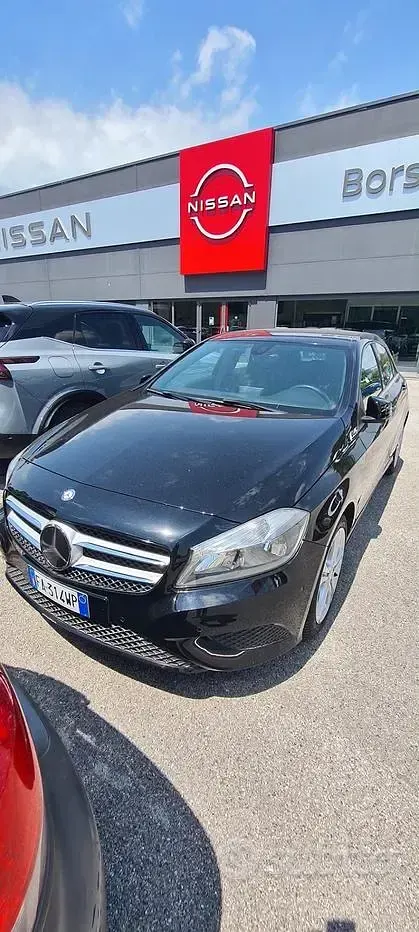 Usata Mercedes A180 109 CV (80 kW) 2015 Nero Utilitaria