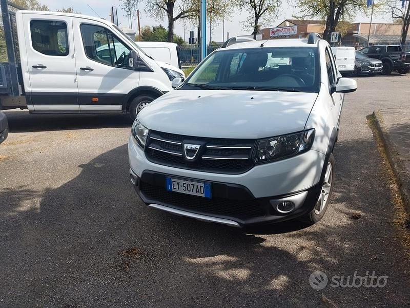 Usata Dacia Sandero Prestige 90 CV (66 kW) 2015 Bianco Berlina