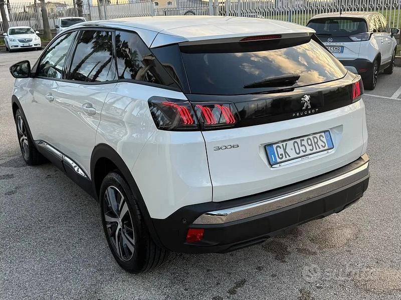 Usata Peugeot 3008 Allure 131 CV (96 kW) 2022 Bianco SUV