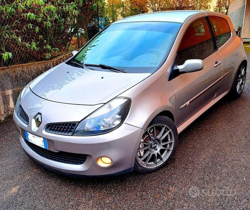 Usata Renault Clio II R.S. 197 CV (144 kW) 2007 Grigio Berlina