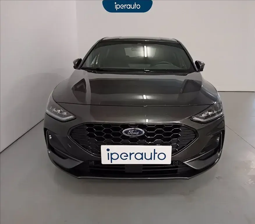 Occasion Ford Focus ST-Line X 125 PK (91 kW) 2022 Grijs Sedan
