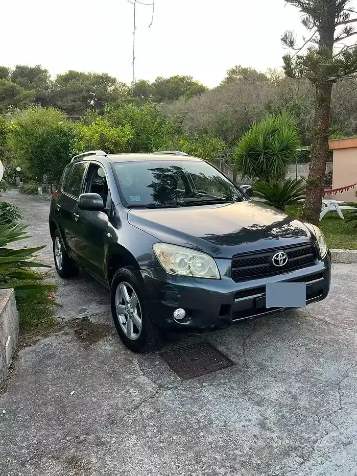 Usata Toyota RAV4 136 CV (100 kW) 2006 Bluazzurro SUV