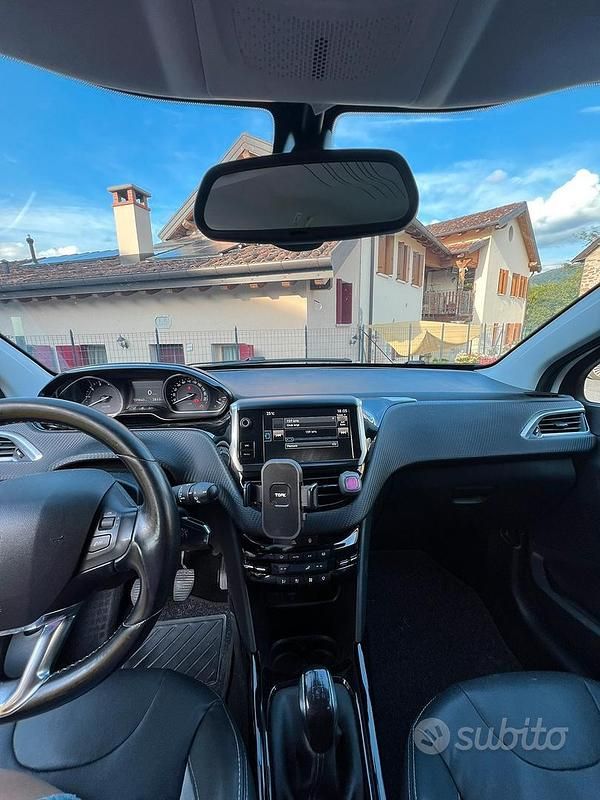 Usata Peugeot 2008 Allure 110 CV (80 kW) 2015 Bianco SUV