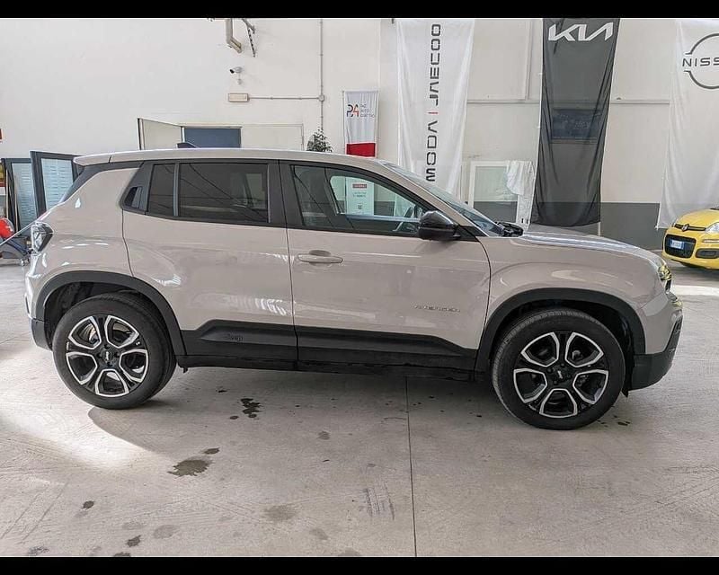 Usata Jeep Avenger Summit 101 CV (74 kW) 2025 Beige SUV