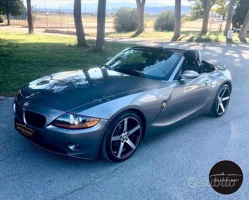 Grigio Usata 2003 BMW Z4 Efficient Dynamics Cabrio | 18.900 € (Buon prezzo) - Immagine 1/4