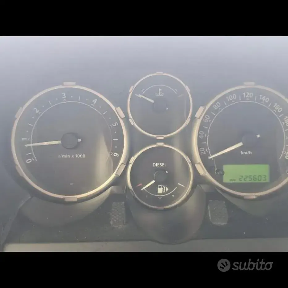 Usata Land Rover Freelander 109 CV (80 kW) 2005 Bluazzurro SUV