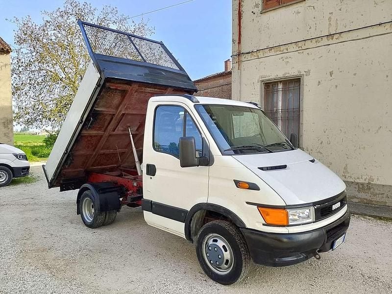 Usata Iveco Daily 90 CV (66 kW) 2002 Bianco Furgone