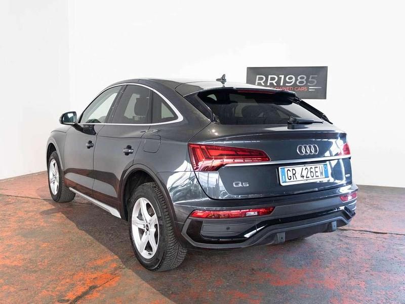 Usata Audi Q5 Advanced 300 CV (220 kW) 2023 Grigio chiaro SUV