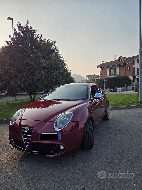 Rosso Usata 2014 Alfa Romeo MiTo Distinctive Due volumi | 4000 € (Ottimo prezzo) - Immagine 1/4