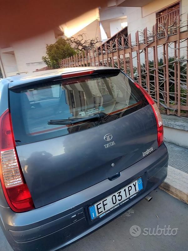Usata Tata Indica 2011 Grigio Berlina