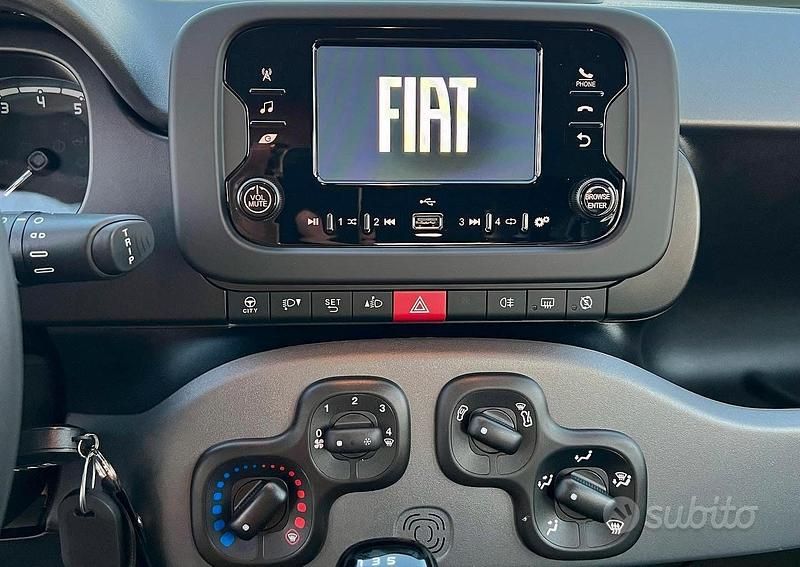 Usata Fiat Panda 70 CV (51 kW) 2022 Grigio Utilitaria