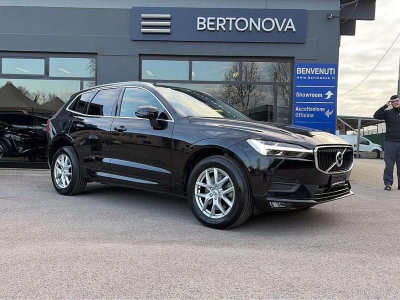 Usata Volvo XC60 Momentum 197 CV (144 kW) 2021 Nero SUV