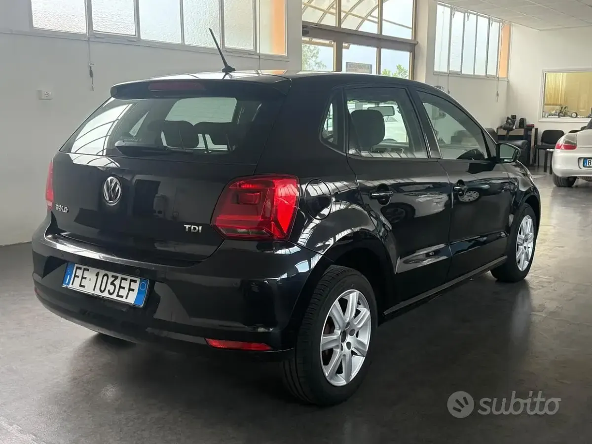 Używany VW Polo Trendline 75 KM (55 kW) 2016 Czarny Sedan/Limuzyna
