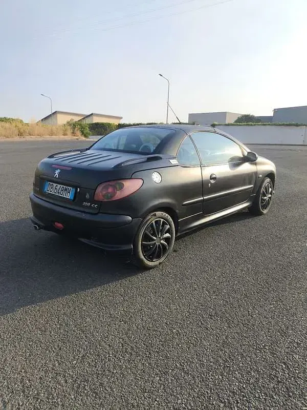 Usata Peugeot 206 CC RC 109 CV (80 kW) 2006 Nero Cabrio