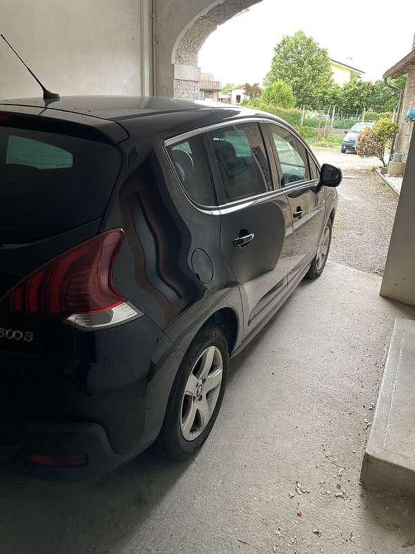 Usata Peugeot 3008 Business-Line 114 CV (83 kW) 2015 Nero Station wagon