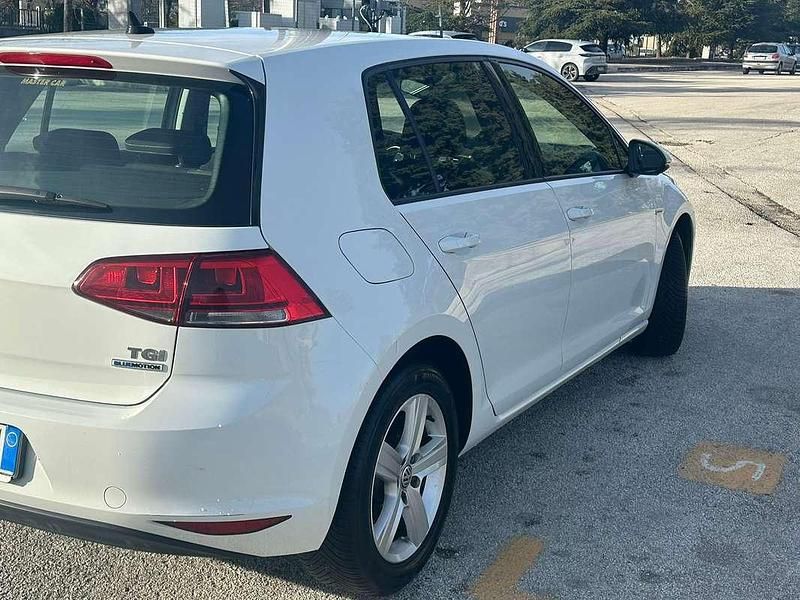 Usata VW Golf VII Highline 110 CV (80 kW) 2017 Bianco Berlina