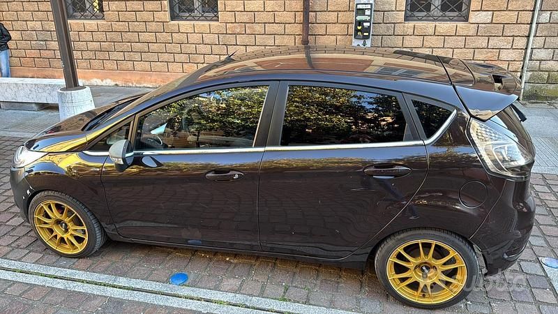Usata Ford Fiesta 68 CV (50 kW) 2008 Marrone Utilitaria