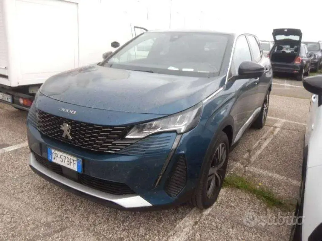 Usata Peugeot 3008 Allure 131 CV (96 kW) 2023 Blu / b0nsy/b0mm0/es SUV