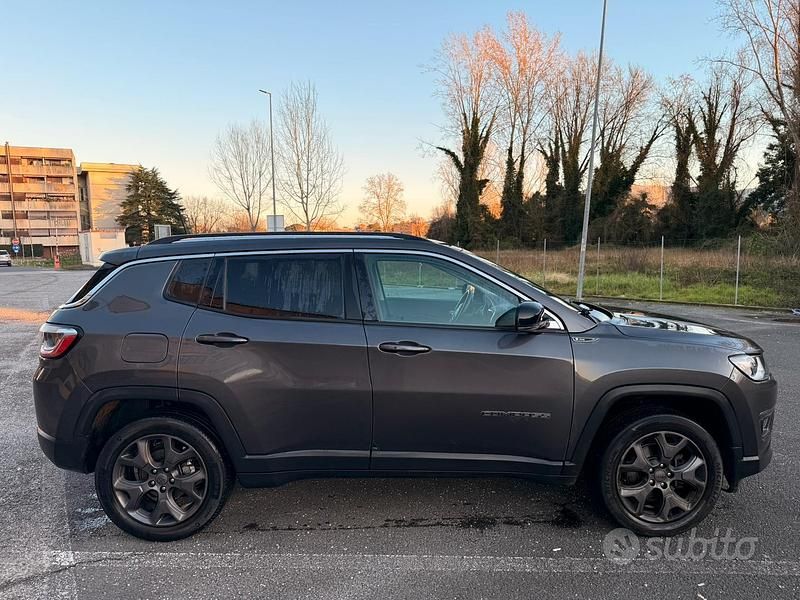 Usata Jeep Compass Limited 140 CV (102 kW) 2018 Grigio SUV