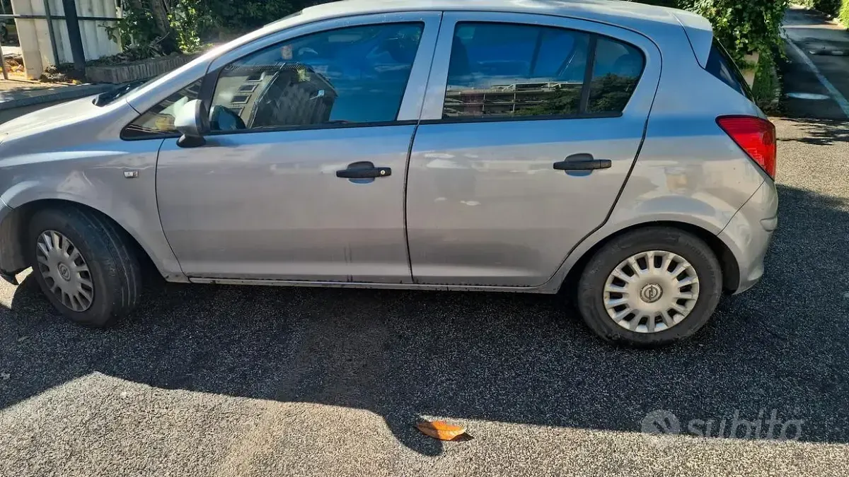 Usata Opel Corsa 75 CV (55 kW) 2009 Grigio Utilitaria