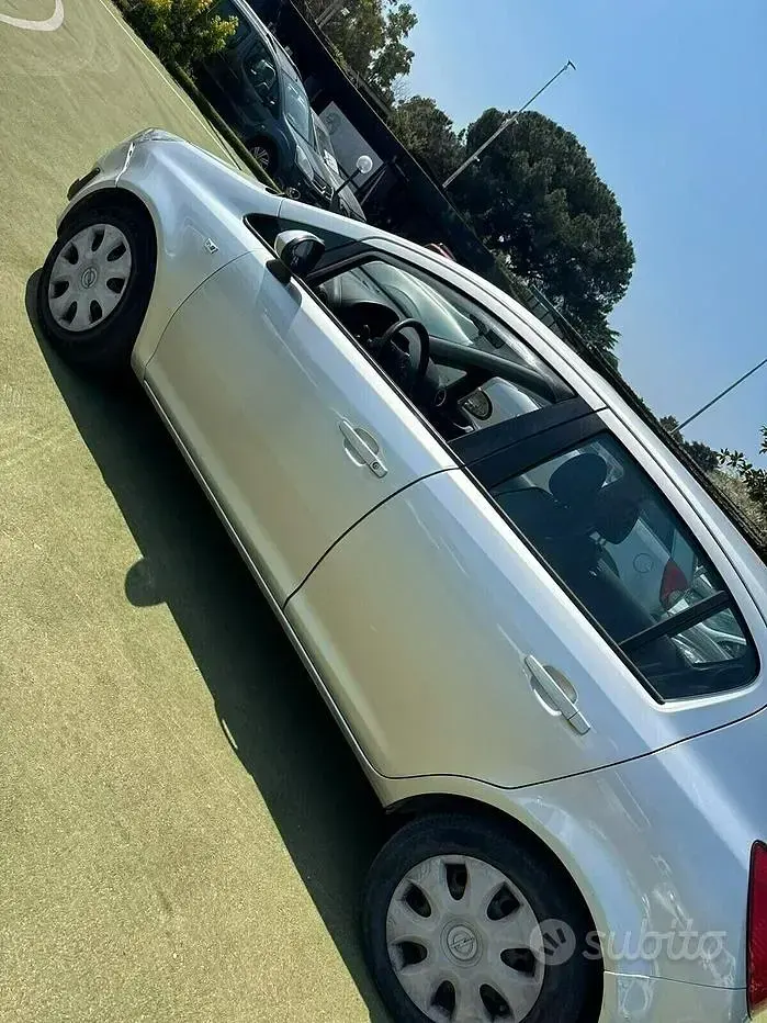 Usata Opel Corsa Edition 75 CV (55 kW) 2014 Grigio Utilitaria