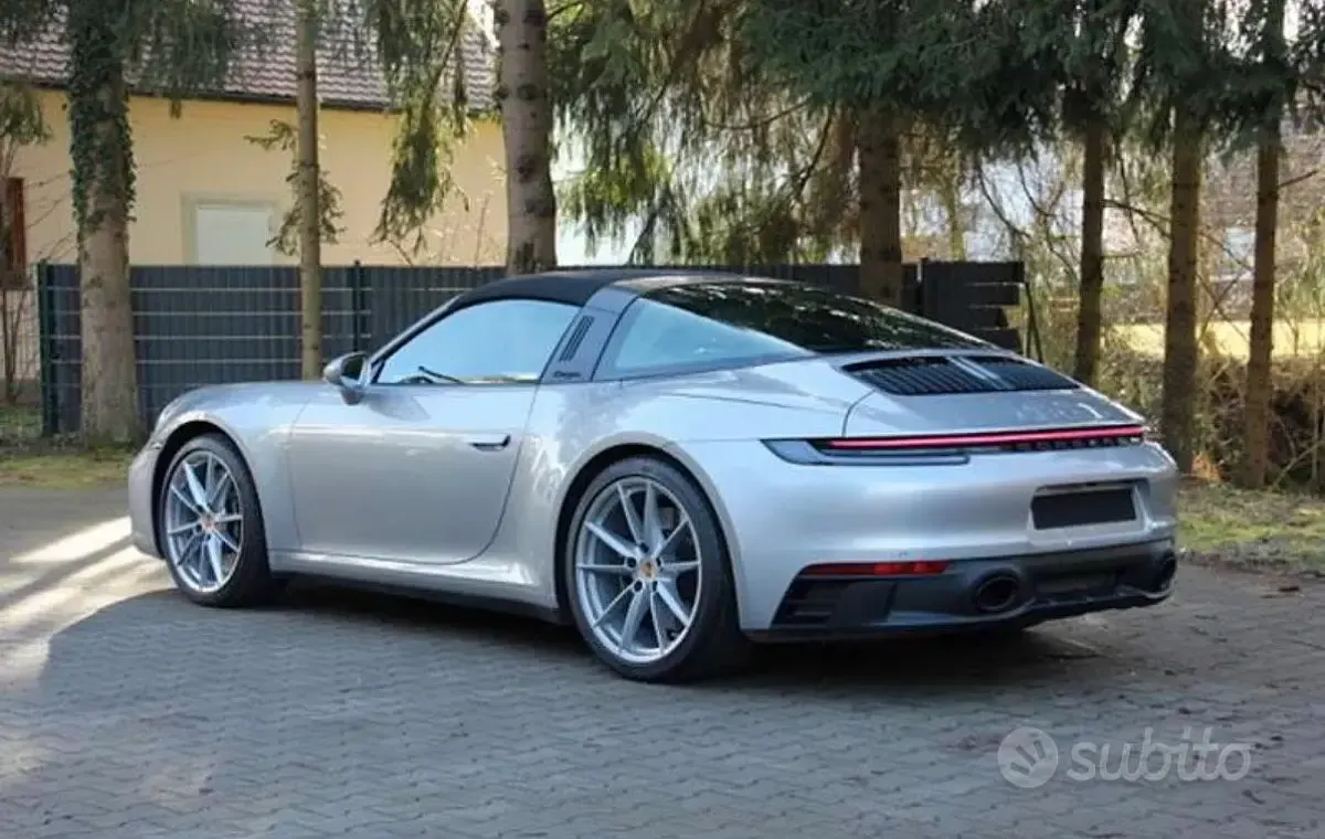 Usata Porsche 911 Carrera 4 GTS Targa 480 CV (353 kW) 2022 Cabrio
