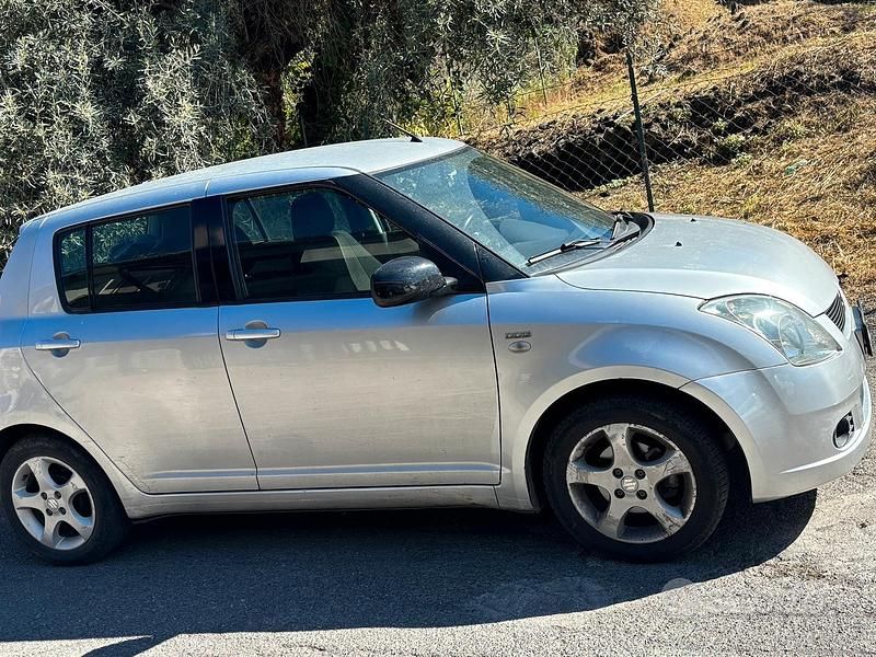 Usata Suzuki Swift 70 CV (51 kW) 2007 Grigio Berlina