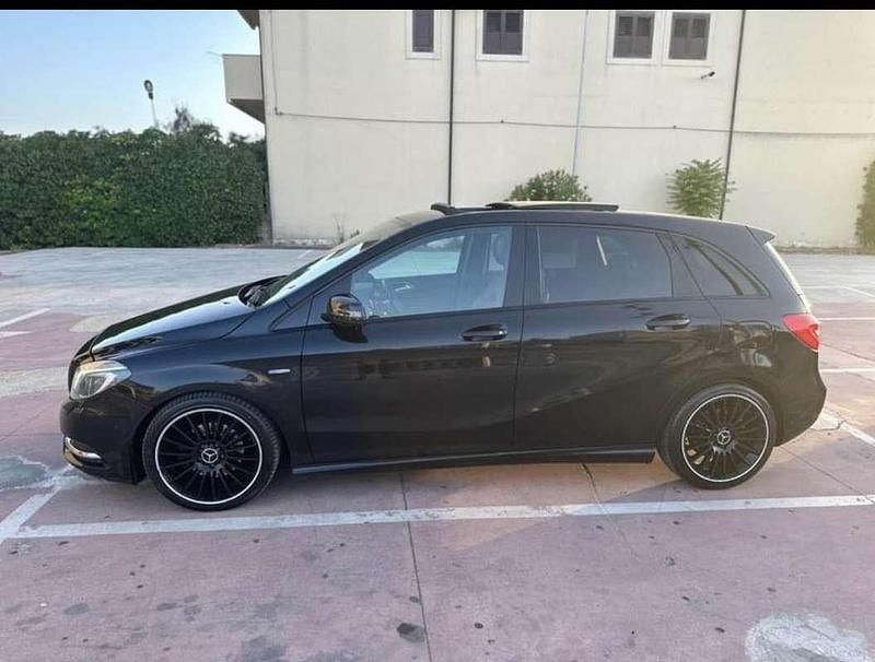 Usata Mercedes B180 109 CV (80 kW) 2012 Monovolume