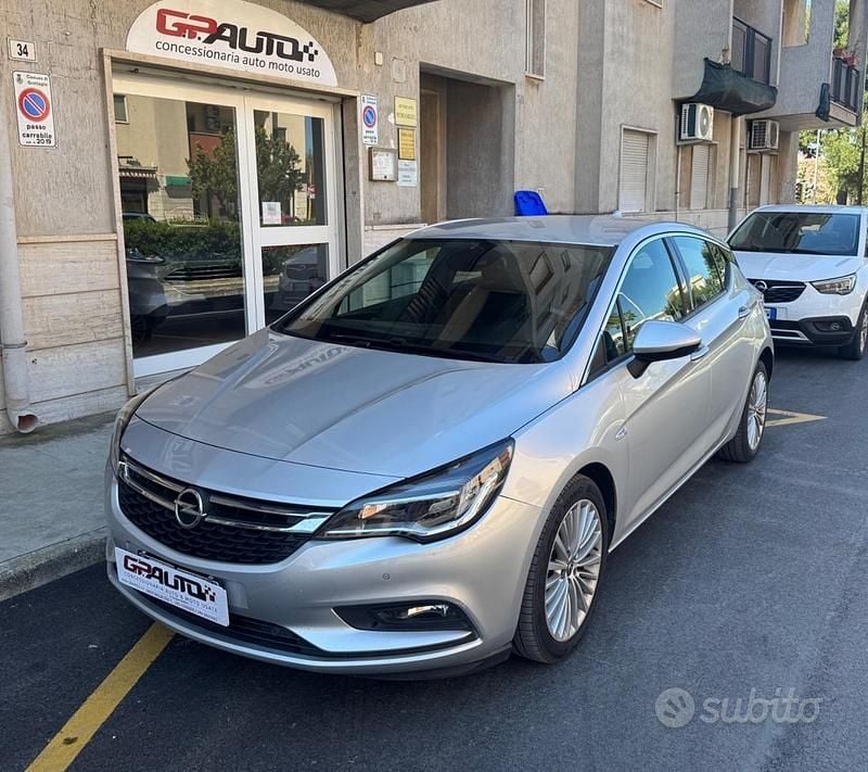 Usata Opel Astra Innovation 110 CV (80 kW) 2019 Grigio Berlina