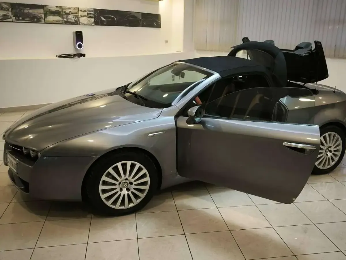 Usata Alfa Romeo Spider Exclusive 200 CV (147 kW) 2007 Grigio Cabrio