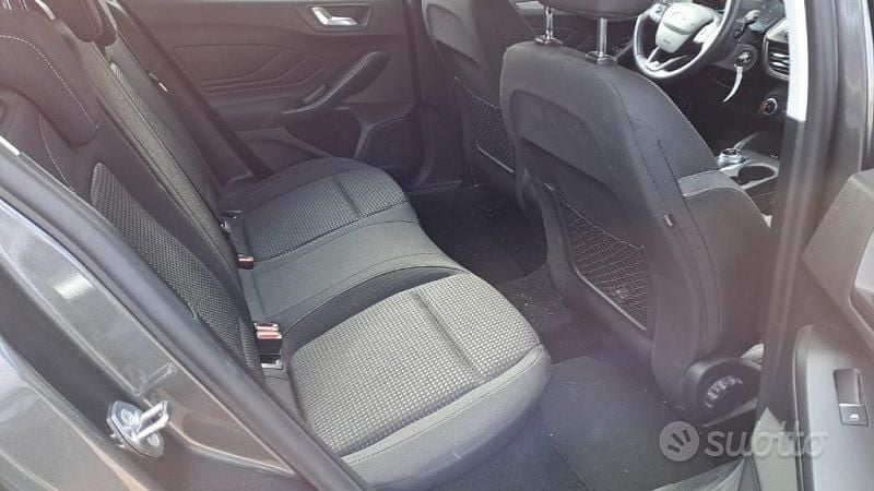 Usata Ford Focus Business Edition 120 CV (88 kW) 2021 Grigio Station wagon