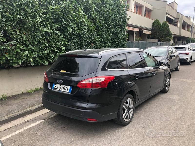 Usata Ford Focus 115 CV (84 kW) 2011 Nero Station wagon
