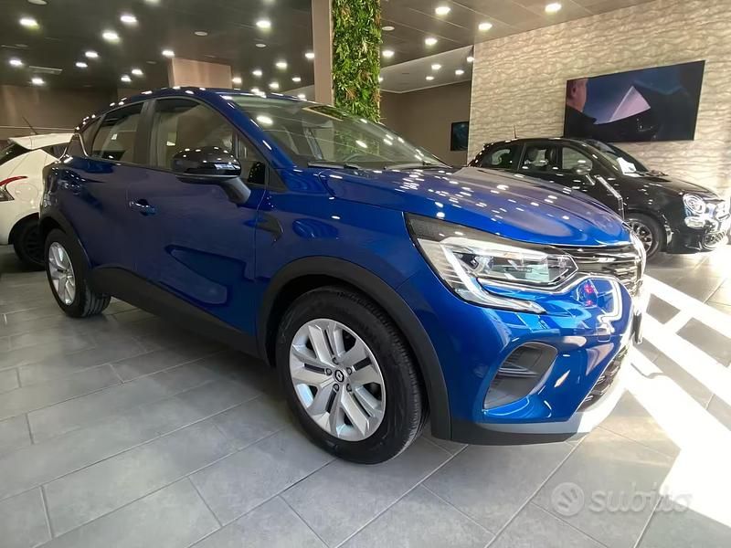 Usata Renault Captur Equilibre 91 CV (66 kW) 2023 Blu/azzurro(met.) SUV
