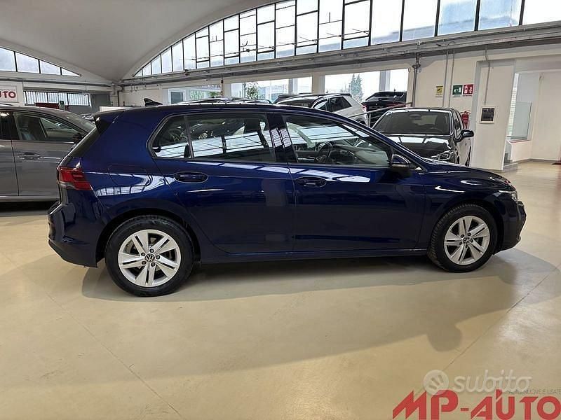 Usata VW Golf VIII 150 CV (110 kW) 2020 Blu Berlina