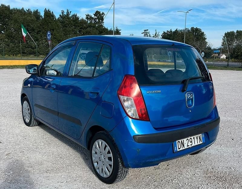 Usata Hyundai i10 Active 66 CV (48 kW) 2008 Blu Utilitaria