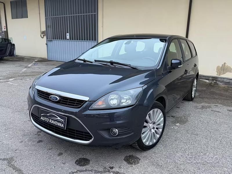 Usata Ford Focus Titanium 110 CV (80 kW) 2009 Grigio Station wagon