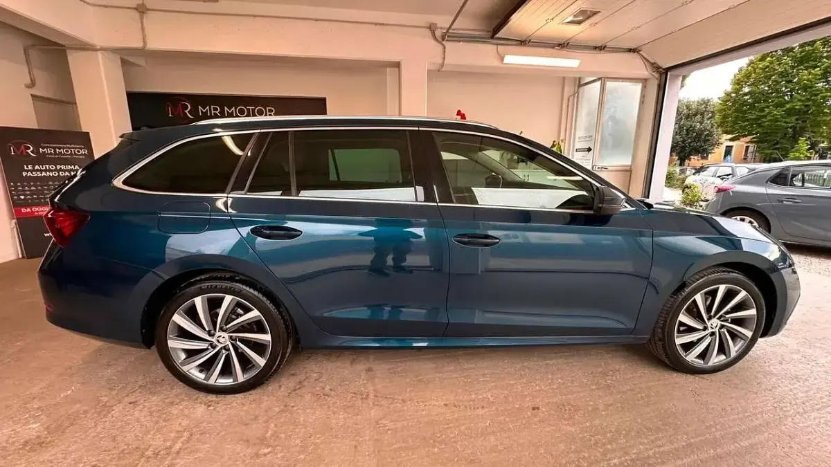 Usata Skoda Octavia Style 131 CV (96 kW) 2021 Blu/azzurro Station wagon