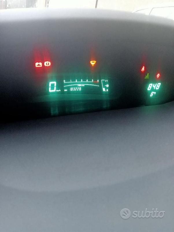 Usata Toyota Yaris 90 CV (66 kW) 2007 Grigio Utilitaria